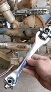 Wrench 8 in 1: Alat Socket Bekerja dengan Spline & Perbaikan Furniture & Mobil