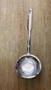 Dụng cụ vớt bọtlọc dầu mỡ inox 304 hàng dầy cán tròn cao cấp