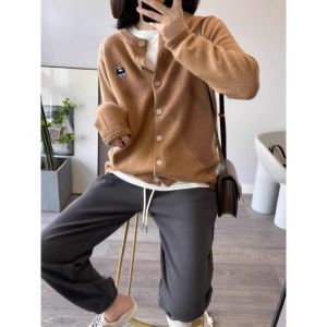 Stylish Autumn High-end Design Minority Embroidered Bear Knit Sweater Jacket
