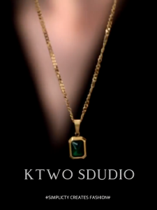 Golden emerald pendant necklace for women non-fading titanium steel clavicle chain party jewelry