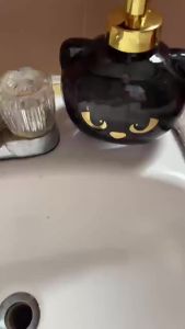 Newest Cat Paw Shape Foam Soap Dispenser Funny Baby Kid Cat Paw Flower Foaming Soap Pump Bottles Halloween Gift for Bathroom