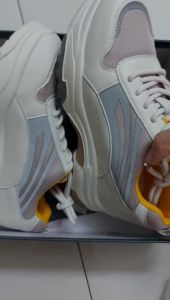 Giày thể thao nâng đế giày sneaker nữ cao 6p siêu nhẹ màu trắng viền vàng nâu Ana QC