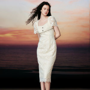 TAMMY TANGS | ชุดเดรสคอเหลี่ยมแขนสั้นประดับเพชรลูกไม้เอวสูงทรงเข้ารูปสำหรับผู้หญิงในช่วงฤดูร้อน ชุดเดรสผ้าไนลอนเนื้อละเอียดสุดหรู