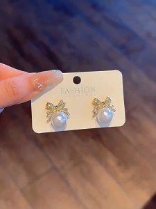 Bow Earrings French Sweet Personality Pearl Simple and Small Design Sense Full of Drill Bow Delicate All-matching Earwear Female