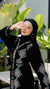 Abaya Esmeralda Gamis Jubah Hitam Arab Turki Turky Maroko Mesir Saudi Madinah Dubai India Murah Umroh Haji Mewah Premium Bordir Baju Muslimah Pabrik Abaya Bangil  Pakaian Wanita Simple Remaja Sporty Unik Syari JetBlack