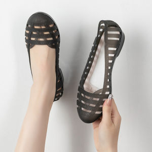 รองเท้าแตะพลาสติกสำหรับใส่ทำงาน ทรงสวมสบาย สำหรับผู้หญิง รองเท้าแตะแบบมีรู ใส่ได้ทั้งฤดูร้อนและฤดูใบไม้ผลิ รองเท้าแตะพื้นนุ่ม