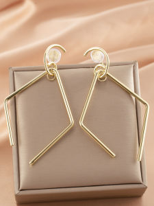 Long Geometric Metal Ear Cuffs Face Slimming Fashionable Elegant Holeless Ear Jewelry for Women Fresh out New Style