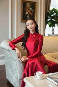 Áo Dài Đính Hoa Lấp Lánh Ngực Phong cách Midu nhẹ nhàng – hoa hạnh phúc & chung thuỷ