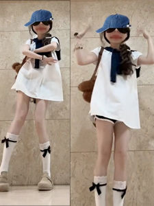 unifittoo | ชุดเดรสสั้นสีขาว ทรงเอ สำหรับผู้หญิง ฤดูร้อน 2025 ใหม่ น่ารัก น่าตื่นตา ไปเที่ยวชายหาด กระโปรงสั้น ชุดเดรสผู้หญิง