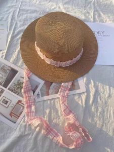 หมวกไหมพรมสไตล์ฝรั่งเศสสำหรับเด็กผู้หญิงในฤดูร้อน หมวกปีกกว้างป้องกันแสงแดดสำหรับถ่ายภาพชายหาด หมวกทรงแบนสไตล์ญี่ปุ่นสำหรับผู้หญิง