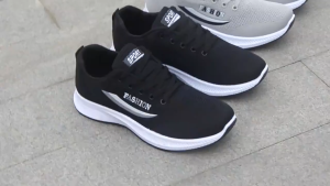 มีสไตล์ ระบายอากาศได้ดี นุ่ม และน้ำหนักเบา รองเท้าวิ่งผู้ชายรองรับแรงกระแทกได้ดีและเป็นตัวเลือกที่มีคุณภาพสำหรับนักเรียนนักศึกษาที่วิ่ง