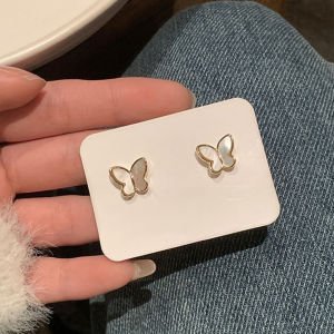 Elegant Butterfly Stud Earrings Womens Fashion Sensation Unique Design Fresh out Ear Jewelry Alloy Plated Silver Gold