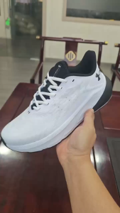 Under Armour 8809UA Turbulence 3 Breathable Casual Sports Running Shoes in Classic Color Scheme-white and black