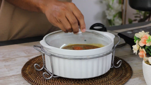 Omega Houseware Handaan Bundle: Elizabeth 1.5L Round Ceramic Casserole w/ Lid 3pc Set