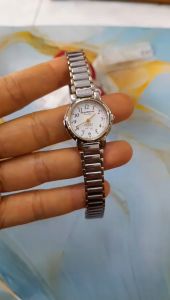 Đồng hồ nữ quattro thép không gỉ second hand si nhật- đã qua sử dụng