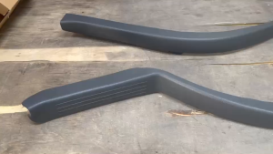 คิ้วบันไดข้างประตู COMMUTER ปี 2005-2014