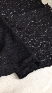 Vải Ren Chỉ Đen Khổ 1m45 - Chất Mềm Mại Dày Vừa Co Giãn Nhẹ 2 Chiều - May Áo Kiểu Váy Trang Trí