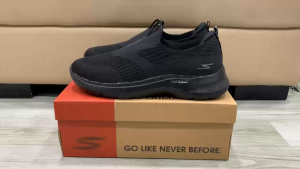 Giày chạy bộ Skechers Gowalk 6 gót muối tiêu cho nam màu full đen