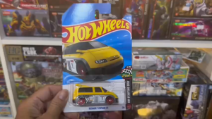 Mô Hình Hot Wheels Renault Espace F1 HW Starting Grid 1/64 (Card Vỉ Nguyên Seal)