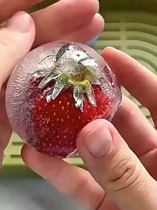 [Ready Stock] Beverage Ice Ball Mold Quick Freezer Silicone Ice Cube Mold Creative Bulb Shaped Whiskey Ice Ball Machine Kitchen