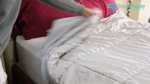 【SG Ready Stock】Baby disposable cloth pads 10pcs/50pcs/100pcs soft waterproof pads portable cloth exchange table and pads leak-proof insole tabletop play mat for baby adult pets disposable incontinence absorbent pads