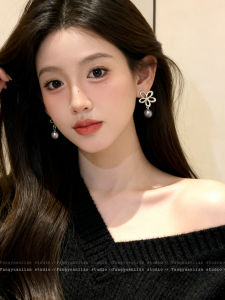 Chic Korean Style Pearl Earrings Womens Fashion Jewelry Floral Design Cool Tone Sensation Luxury Feelings Clip-On Earrings