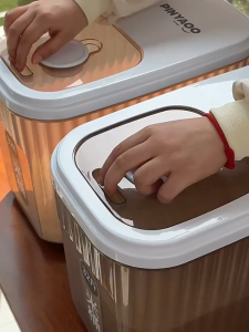 Rice Container Rice Storage Box Insect Proof Timing Magnetic Rice Bucket Sealed Cereal Container 米桶