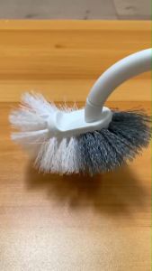 แปรงขัดส้วม  ขัดขอบชักโครก  1 ชัก  แปรงขัดห้องน้ำ  1 แปรงขัด  ใช้ทำความสะอาดบริเวณที่แคบ  ด้ามจับถนัดมือ  ก่อนนำไป