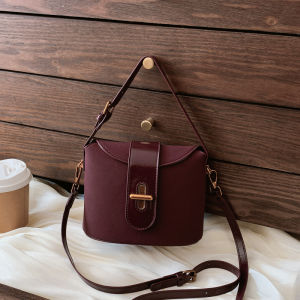 Fancy Niche Design Red Bag 2024 New Arrival Retro Easy Matching Crossbody Bag Fashion Best-Selling Small Carrying Bag