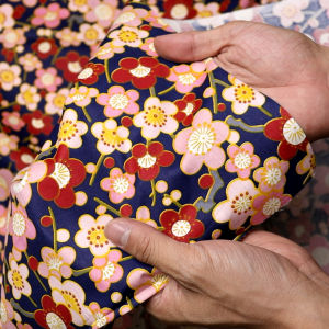 ลายดอกซากู ผ้าเมตร ผ้าคอตต้อน 65 นิ้ว หน้ากว้าง 100% ลายดอกซากู