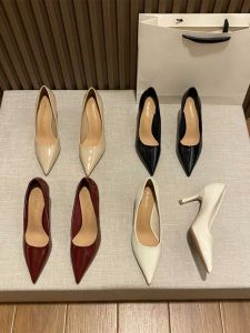 Elegance หนัง เวอร์ชัน 2024 ใหม่ สไตล์ฝรั่งเศส รองเท้าส้นสูงชี้นิ้วเท้ารองเท้าทํางาน ดีไซน์ Sensation Professional รองเท้าสํานักงาน