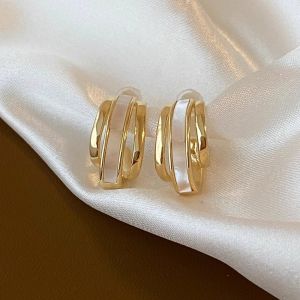 ต่างหูเรขาคณิตสไตล์ฝรั่งเศสย้อนยุคสำหรับผู้หญิง ต่างหูนูนไข่มุกแบบหรูหรา แฟชั่นทันสมัย อเนกประสงค์ เครื่องประดับหู