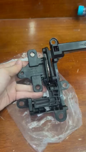 Bát lề mở nắp bình xăng xe Lead 125 đời 2017 đến 2024 đồ hãng phụ tùng dàn áo