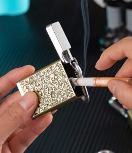 Gạt tàn mini hình hoa văn kim loại có móc khóa