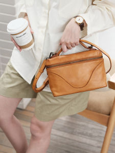 Vintage Style Double Shoulder Crossbody Leather Bag Womens Mini Square Handbag Fashionable Canvas Lining Zipper Closure