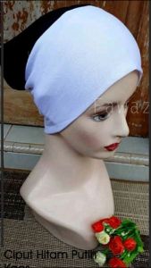 CIPUT HIJAB CEPOL BANDANA KAOS HITAM PUTIH ISI 10 PCS