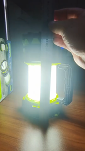 ไฟฉายอเนกประสงค์ แสงแรงสูง ไฟฉาย LED ไฟตั้งแคมป์กลางแจ้ง ไฟแขวนแบบพกพา ไฟแคมป์ปิ้ง Type-c ชาร์จ กันน้ํา ป้องกันฝุ่น ใช้ได้ 32 ชั่วโมง เครื่องชาร์จฉุกเฉินในภาคสนาม Flashlight