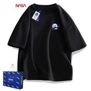 เสื้อยืดแขนสั้นผู้ชายลายแพนด้า NASA ทรงหลวม ผ้าฝ้ายแท้ สไตล์ฤดูร้อน แฟชั่นผู้ชายและผู้หญิงคู่