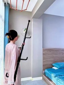 Easy-install Standing Clothes Rack