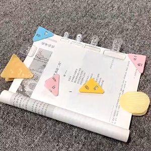 【COD】Plastic corner clips for paper small triangle edge clamps office accessories and school supplies Holds 80 A4 Sheets Rounded Durable Organizer