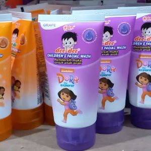 Dee Dee Facial Wash: Sabun Cuci Muka Aman untuk Anak