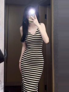 GUANSHU | ชุดเดรสยาวคอวีแขนกุดลายทางสีบล็อกสไตล์ย้อนยุคสไตล์อเมริกันสำหรับผู้หญิงในฤดูร้อน ชุดเดรสยาวเอวสูงทรงเอ