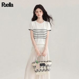 puella | Commuter Style Slimming Striped T-Shirt