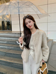 เสื้อแจ็คเก็ตขนกระต่ายสั้นทรงเข้ารูปสไตล์ย้อนยุคแบบใหม่สำหรับผู้หญิงในฤดูหนาวปี 2025 ผ้าขนสัตว์แบบอเนกประสงค์ที่เป็นมิตรต่อสิ่งแวดล้อม