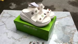 CROCS - Dép lê Crush 2 quai đế cao 5cm cho nữ mẫu mới 2023 màu trắng TAT17 - bản đính 14 jibit 3D siêu đẹp hàng hiếm