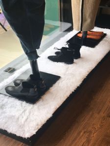 White Long Plush Carpet Window Display Decorative Floor Mat for Clothing Store Runway Shoe Stand Counter Pad Modern Simple Style Home Textile