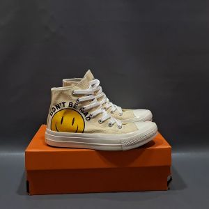 SEPATU CNVRS 70S HIGH DONT BE MAD CREAM MOTIF SENYUM SOL GLOSSY 37-43