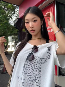 ❣Fortunee ❣เสื้อยืดแขนสั้นผ้าบางพิมพ์ลายเสือแบบวินเทจ เปิดไหล่ข้างเดียว แฟชั่นหน้าร้อนรุ่นใหม่