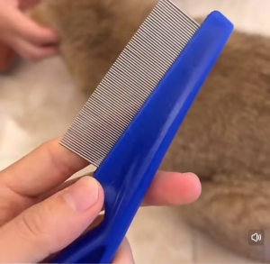 Comb for Removes Tangles and Knots Flea Remover Tool for Dogs Cats (Small size)