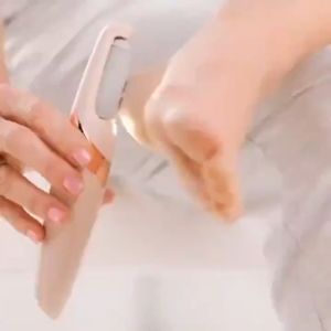Máy Chà Gót Chân Tự Động Tẩy Tế Bào Chết Tại Nhà Sạc Pin Tích Điện 2 Đầu EIECTRIC PEDI